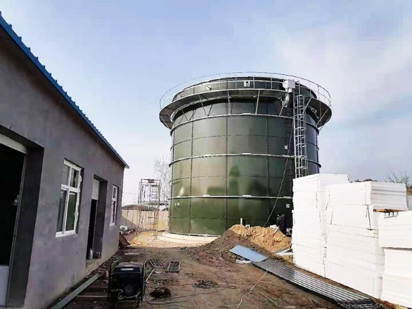 河北邢臺(tái)800方大型沼氣工程施工中