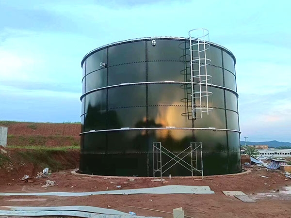 四川綿陽(yáng)鑫旺興農(nóng)業(yè)公司1000方UASB搪瓷罐施工中
